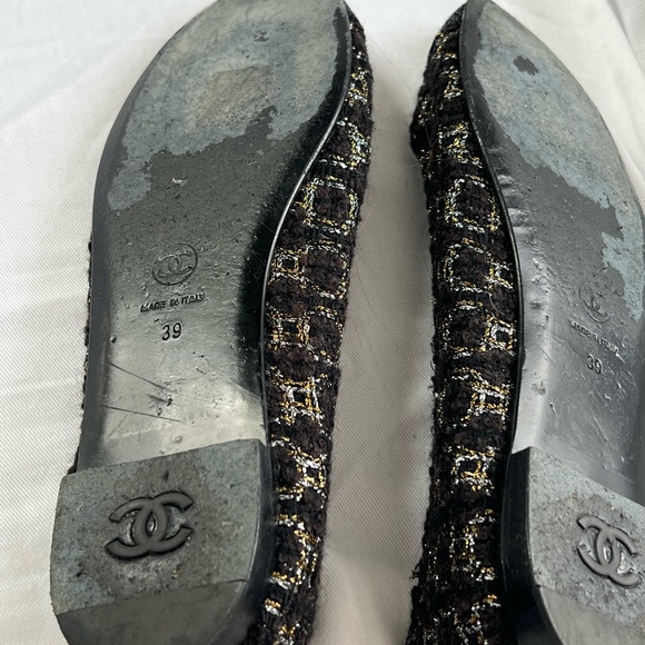 CHANEL Black and Gold Tweed Flats - Picture 12 of 12
